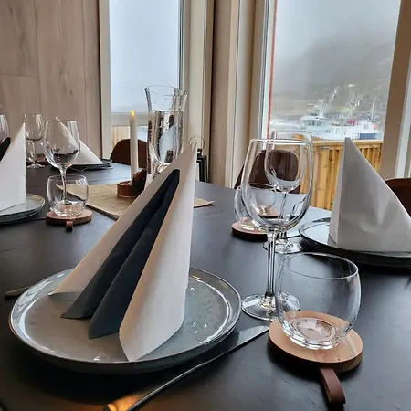 Spektakulaer Rorbu I Autentiske Omgivelser Ballstad Exterior photo